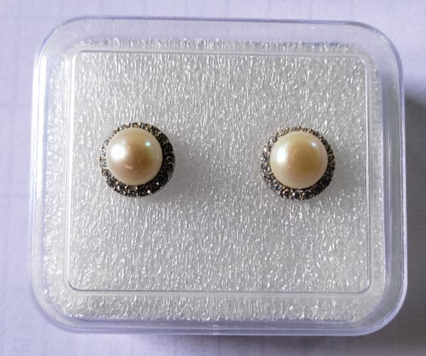 Perlavia Classic Pearl Stud Earrings